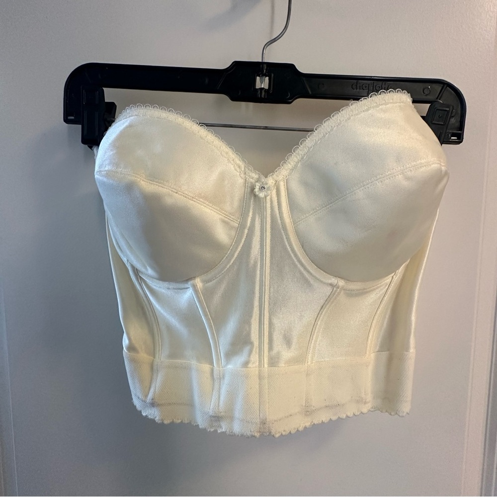 Elegant Cream Bustier Corset